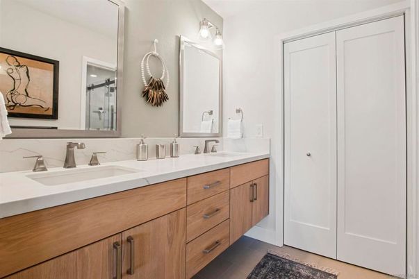 Bathroom, Dual Sink Vanities, Interior