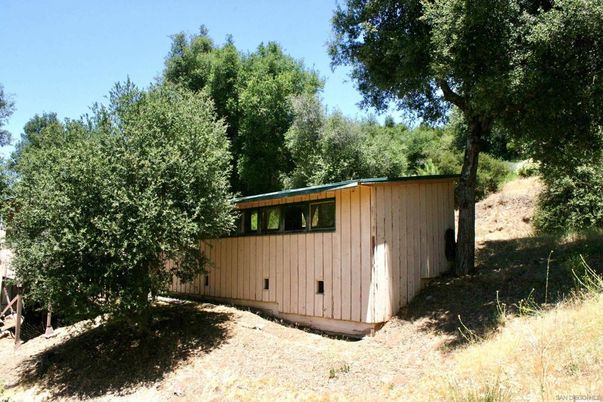 Exterior, Hot Tub