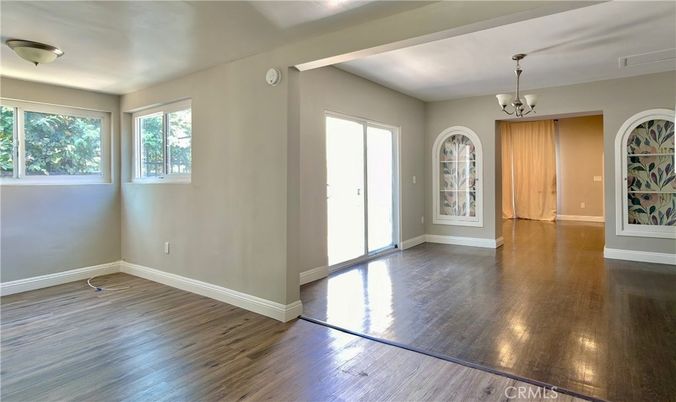 Chandelier, Empty room, Interior, Wood Texture Flooring