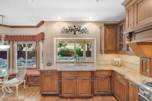 Dining room, Interior, Kitchen, Recessed Lighting, Wood Texture Flooring