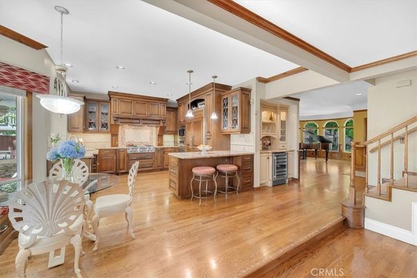 Dining room, Interior, Kitchen, Pendant Lights, Recessed Lighting, Wood Texture Flooring
