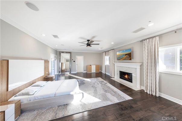 Bedroom, Fireplace, Interior, Recessed Lighting, Wood Texture Flooring