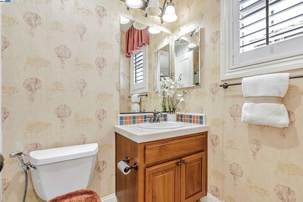 Bathroom, Interior, Tile Countertops
