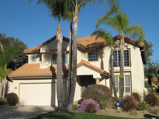 Attached, Exterior, Facade, Mediterranean