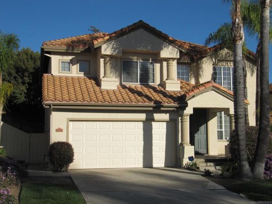 Attached, Exterior, Facade, Mediterranean