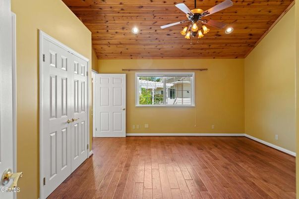 Empty room, Interior, Recessed Lighting, Wooden Ceilings, Wood Texture Flooring