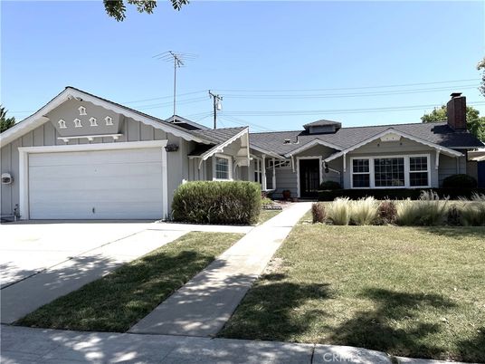Attached, Exterior, Facade, Ranch