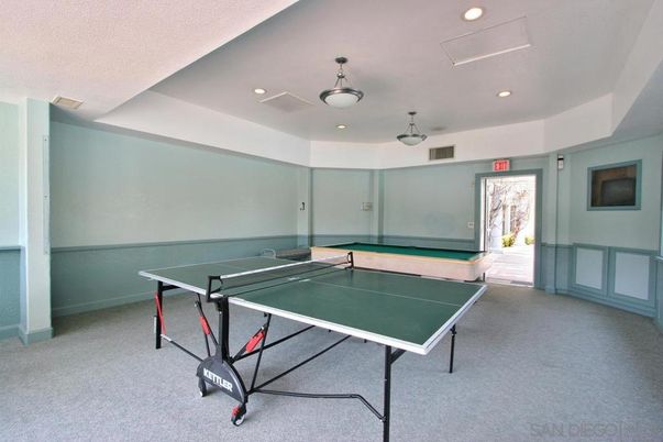 Game Room, Interior, Recessed Lighting
