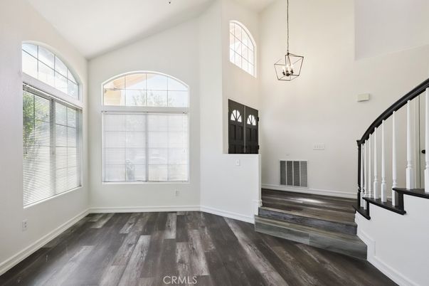 Interior, Pendant Lights, Wood Texture Flooring
