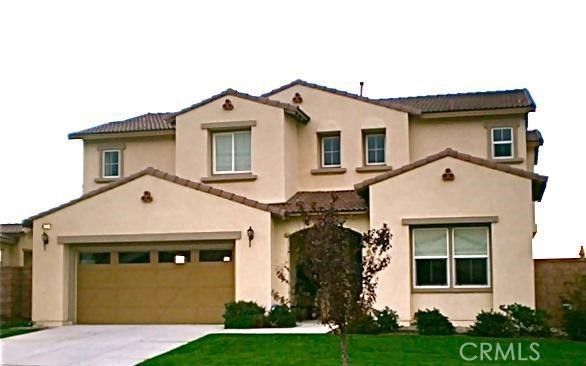 Attached, Exterior, Facade, Mediterranean