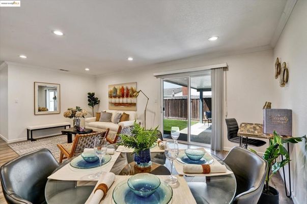 Dining room, Interior, Living room, Recessed Lighting