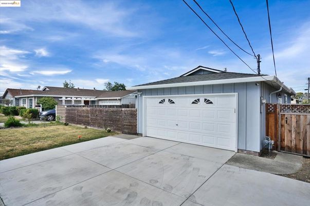 Detached Garage, Exterior