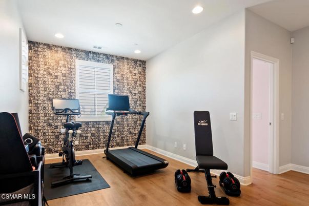 Fitness Equipment, Interior, Recessed Lighting, Wood Texture Flooring