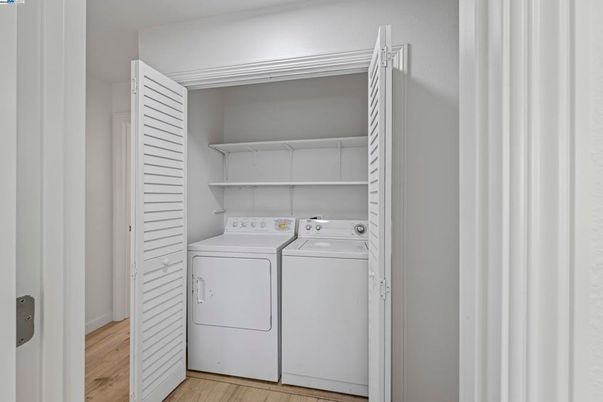 Interior, Utility Closets, Washer, Wood Texture Flooring