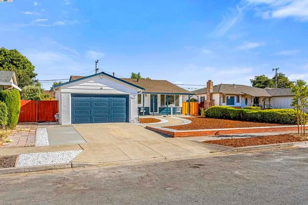 Attached, Detached Garage, Exterior, Facade, Ranch