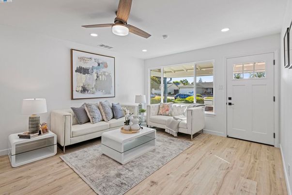 Interior, Living room, Recessed Lighting, Wood Texture Flooring