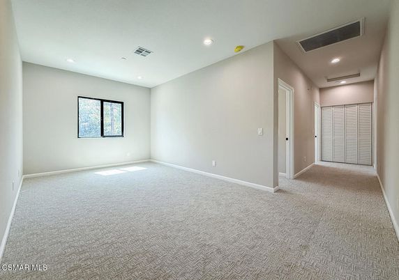 Empty room, Interior, Recessed Lighting
