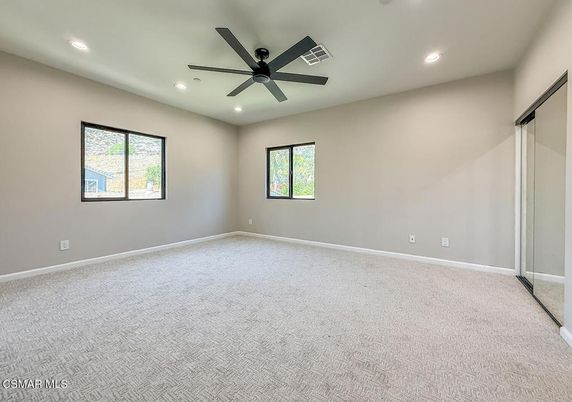 Empty room, Interior, Recessed Lighting