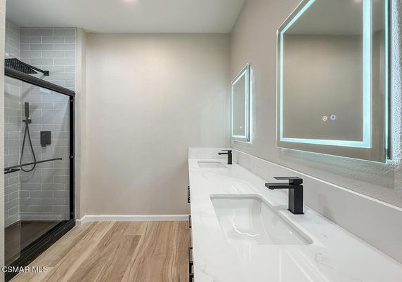 Bathroom, Interior, Recessed Lighting, Wood Texture Flooring