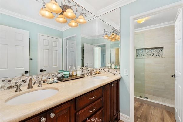 Bathroom, Dual Sink Vanities, Interior, Wood Texture Flooring