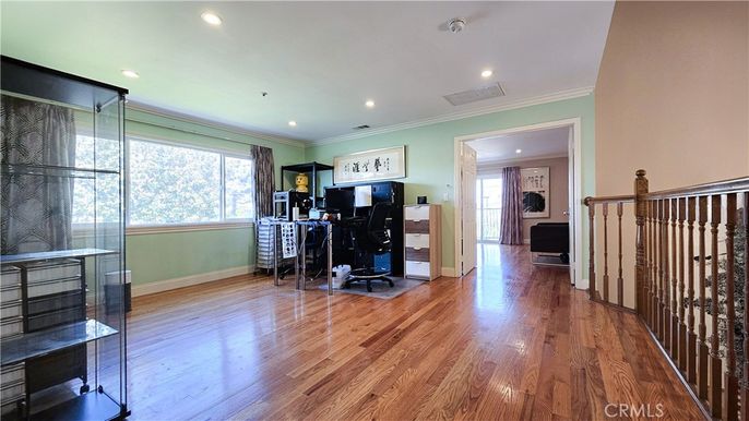 Home Office, Interior, Recessed Lighting, Wood Texture Flooring