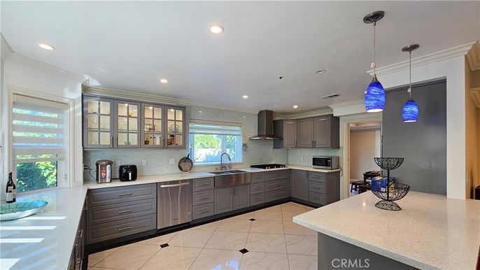 Interior, Kitchen, Pendant Lights, Recessed Lighting, Stainless Steel Appliances