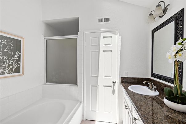 Bathroom, Dual Sink Vanities, Interior