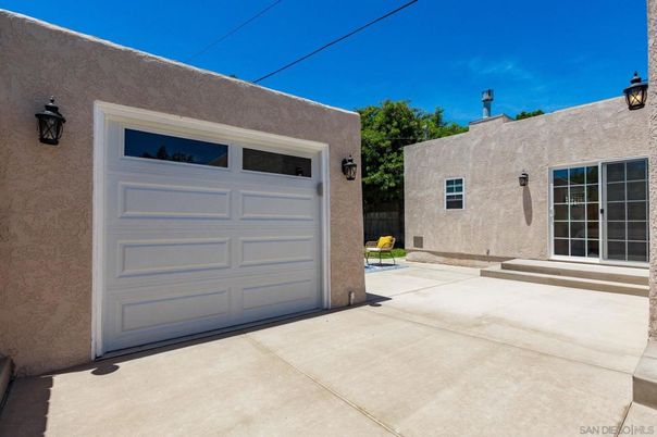 Detached Garage, Exterior
