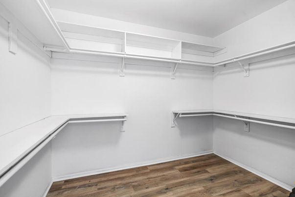 Interior, Walk-in Closets, Wood Texture Flooring