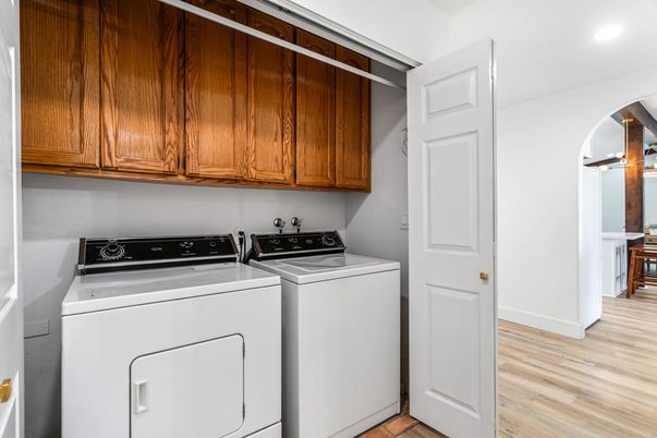Interior, Recessed Lighting, Utility Closets, Washer, Wood Texture Flooring