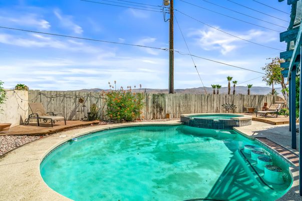 Exterior, Pool