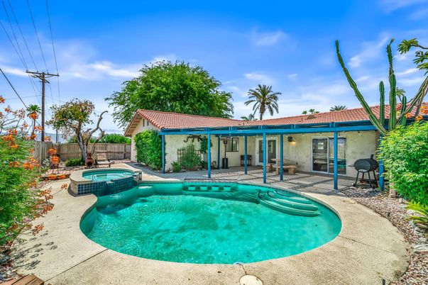 Exterior, Pool