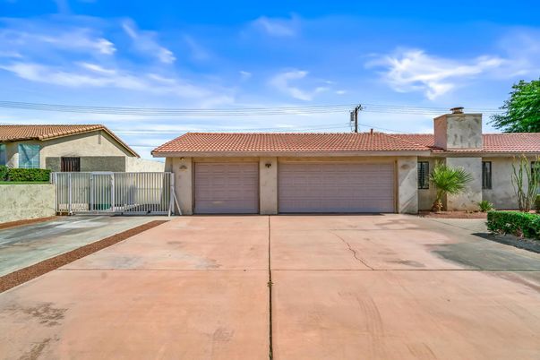 Detached Garage, Exterior