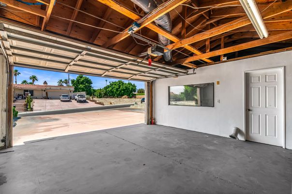 Exterior, Garage, Interior, Wooden Beams