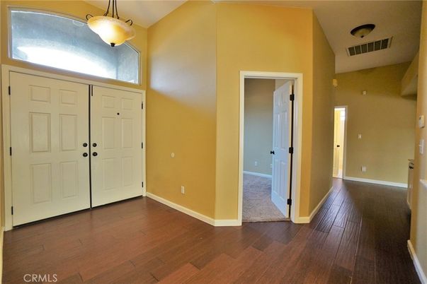 Empty room, Interior, Pendant Lights, Wood Texture Flooring