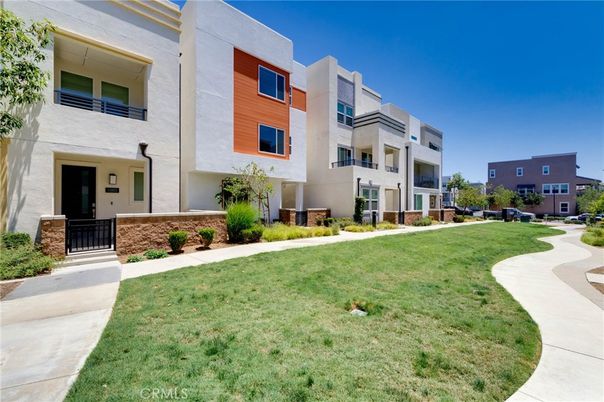 Backyard, Exterior, Facade, Modern