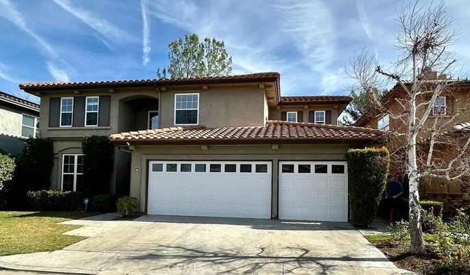 Attached, Exterior, Facade, Mediterranean