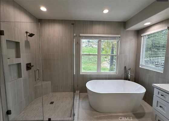 Bathroom, Free Standing Baths, Glass Shower, Interior, Recessed Lighting