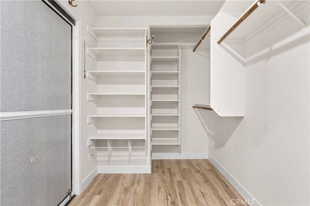 Interior, Walk-in Closets, Wood Texture Flooring