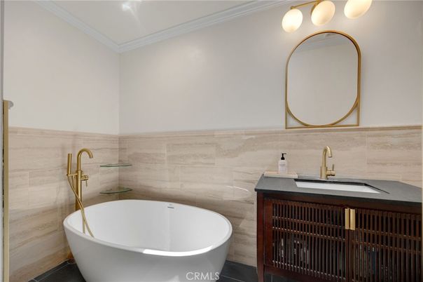 Bathroom, Free Standing Baths, Interior