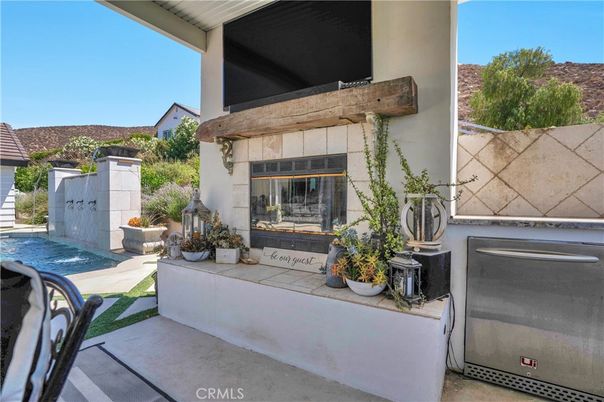 Exterior, Fireplace