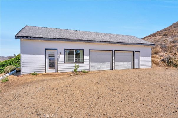 Attached, Exterior, Facade, Cape Cod