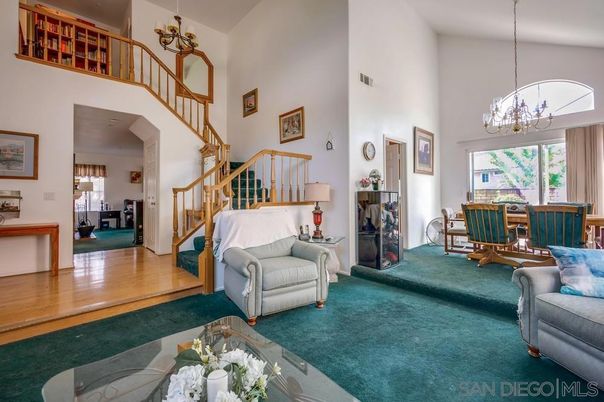 Chandelier, Interior, Living room