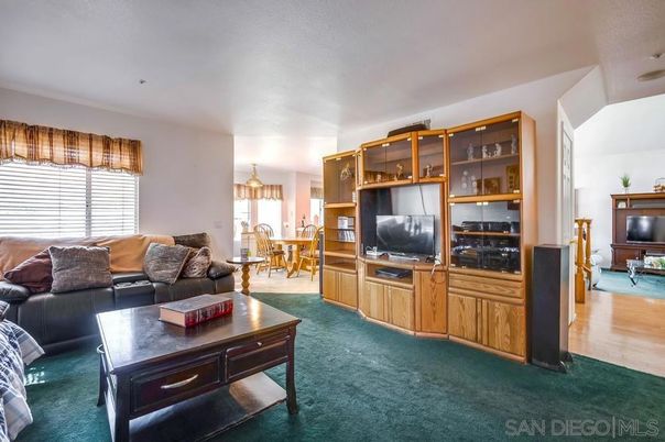 Chandelier, Dining room, Interior, Living room
