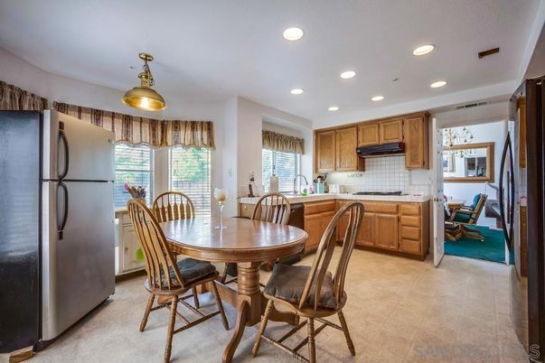 Dining room, Interior, Kitchen, Recessed Lighting