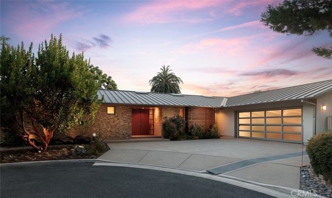Attached, Exterior, Facade, Brick Facade, Ranch