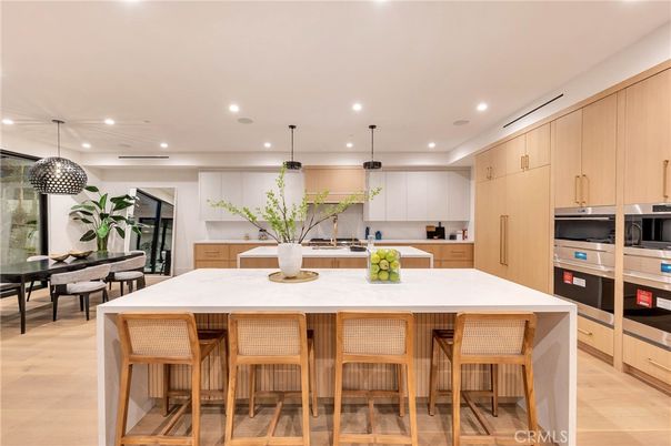Dining room, Interior, Kitchen, Pendant Lights, Recessed Lighting, Stainless Steel Appliances