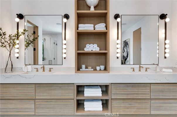 Bathroom, Dual Sink Vanities, Interior