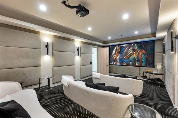 Interior, Projection Screen, Recessed Lighting, Theatre Room