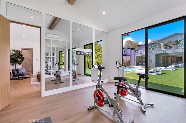 Fitness Equipment, Interior, Recessed Lighting, Wood Texture Flooring